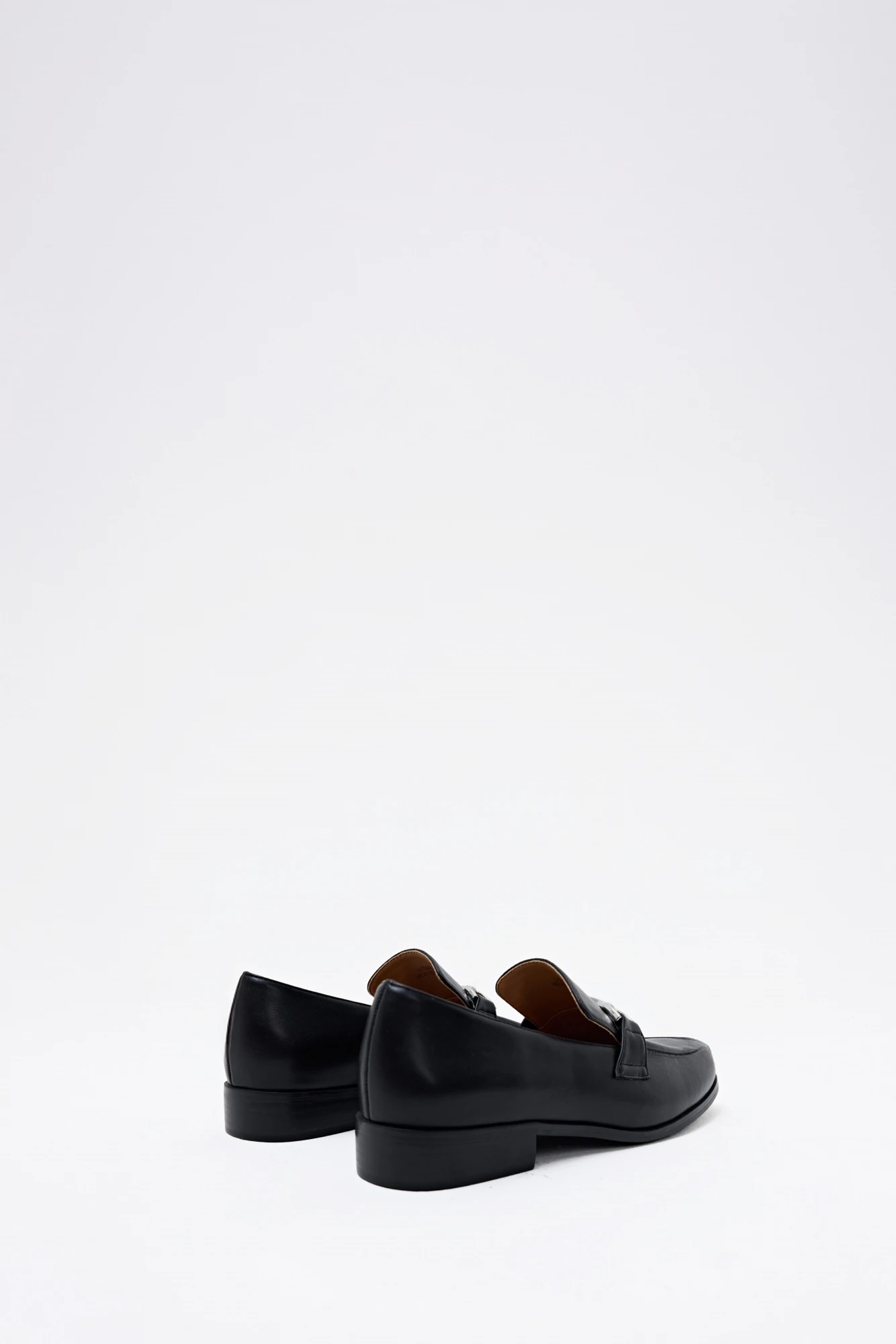 Mocasín hebilla metálica - negro 1