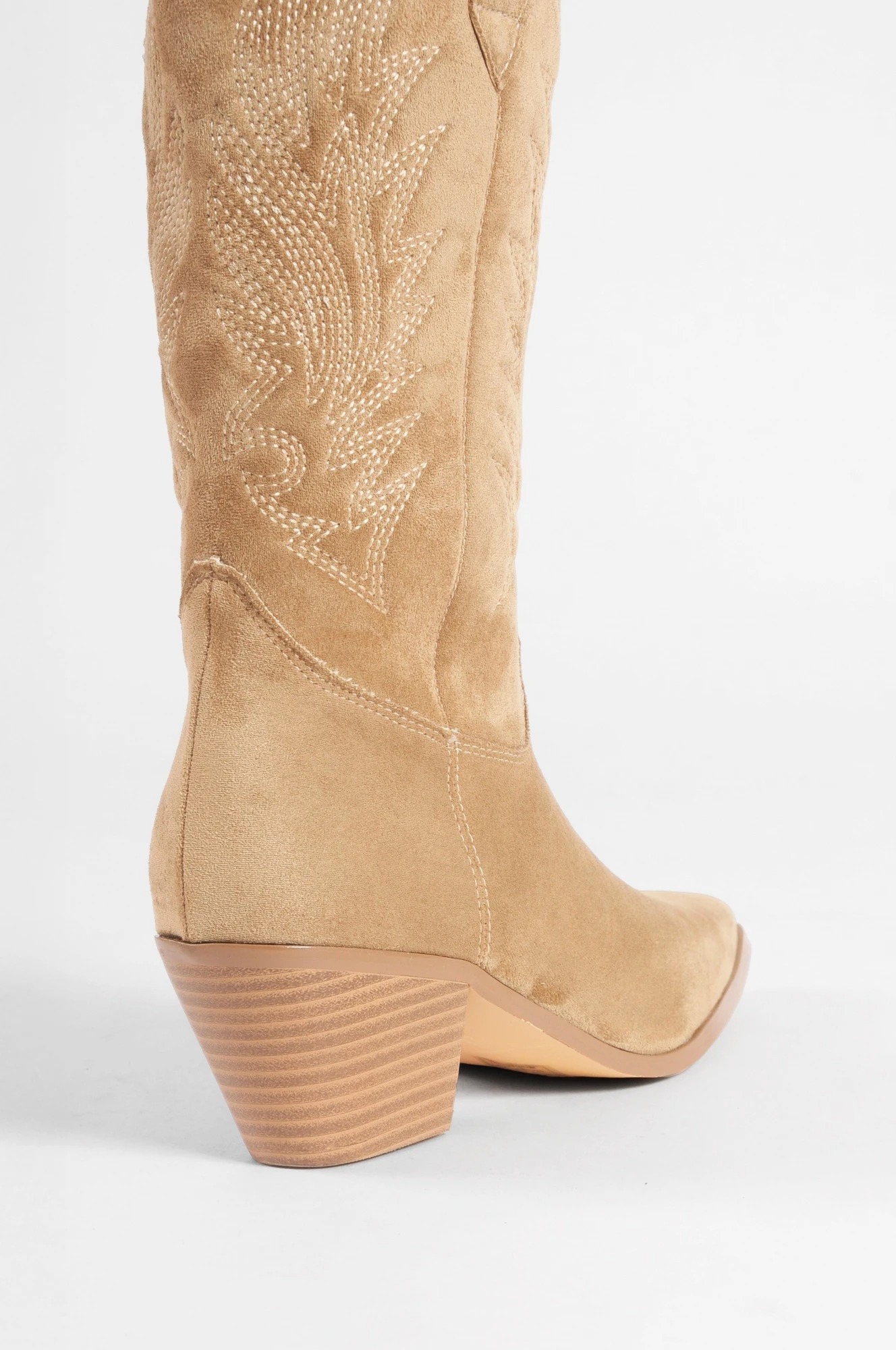 Bota de suede con pespuntes - beige 3