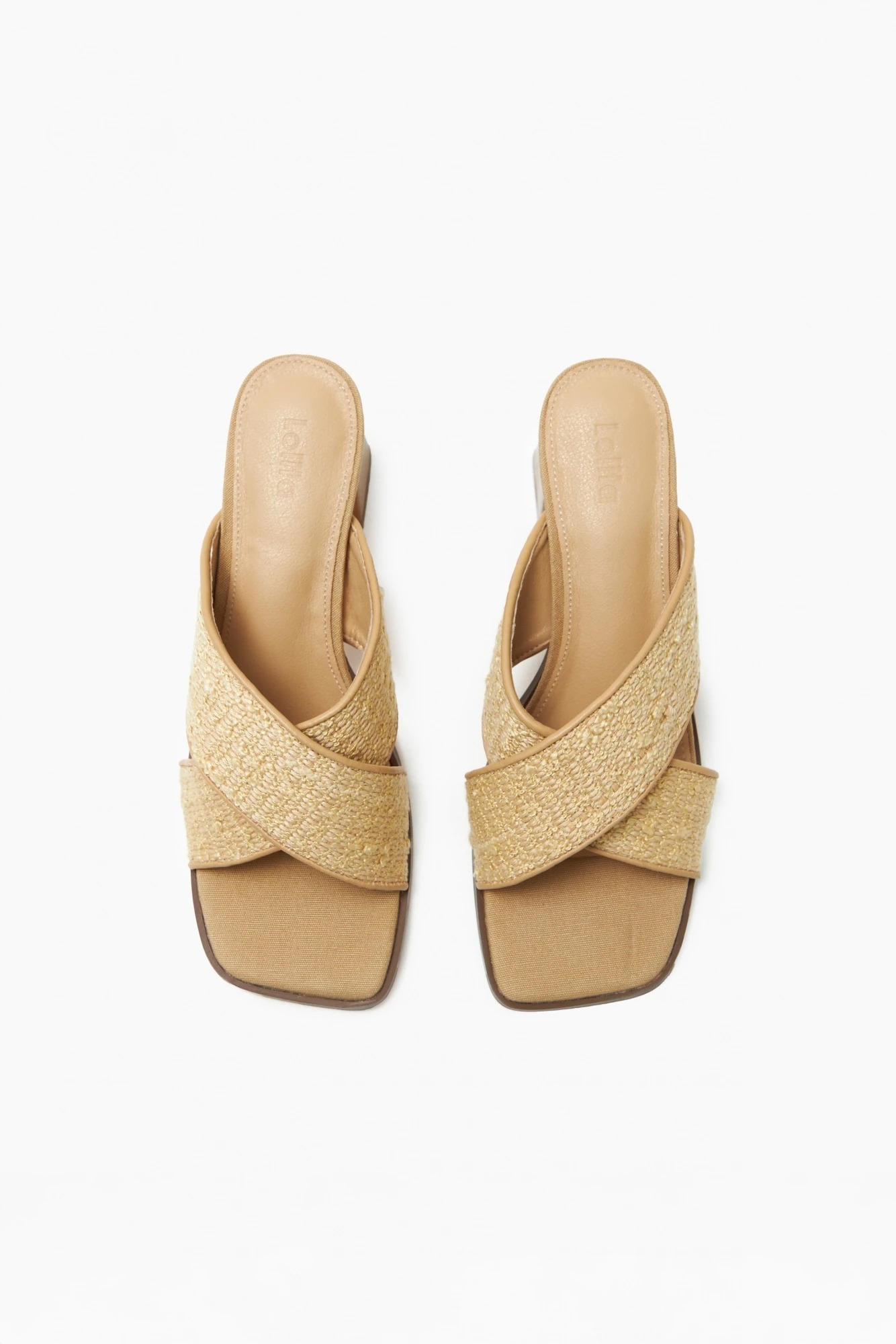 Sandalia cruzada con taco - beige 4