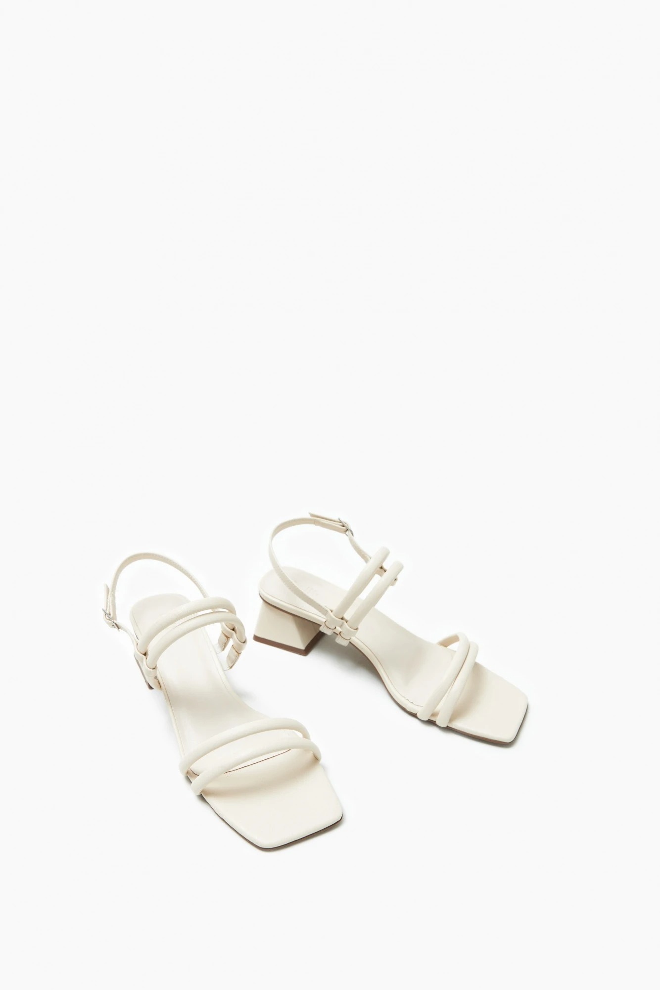 Sandalia de tiras con taco medio - crudo 4