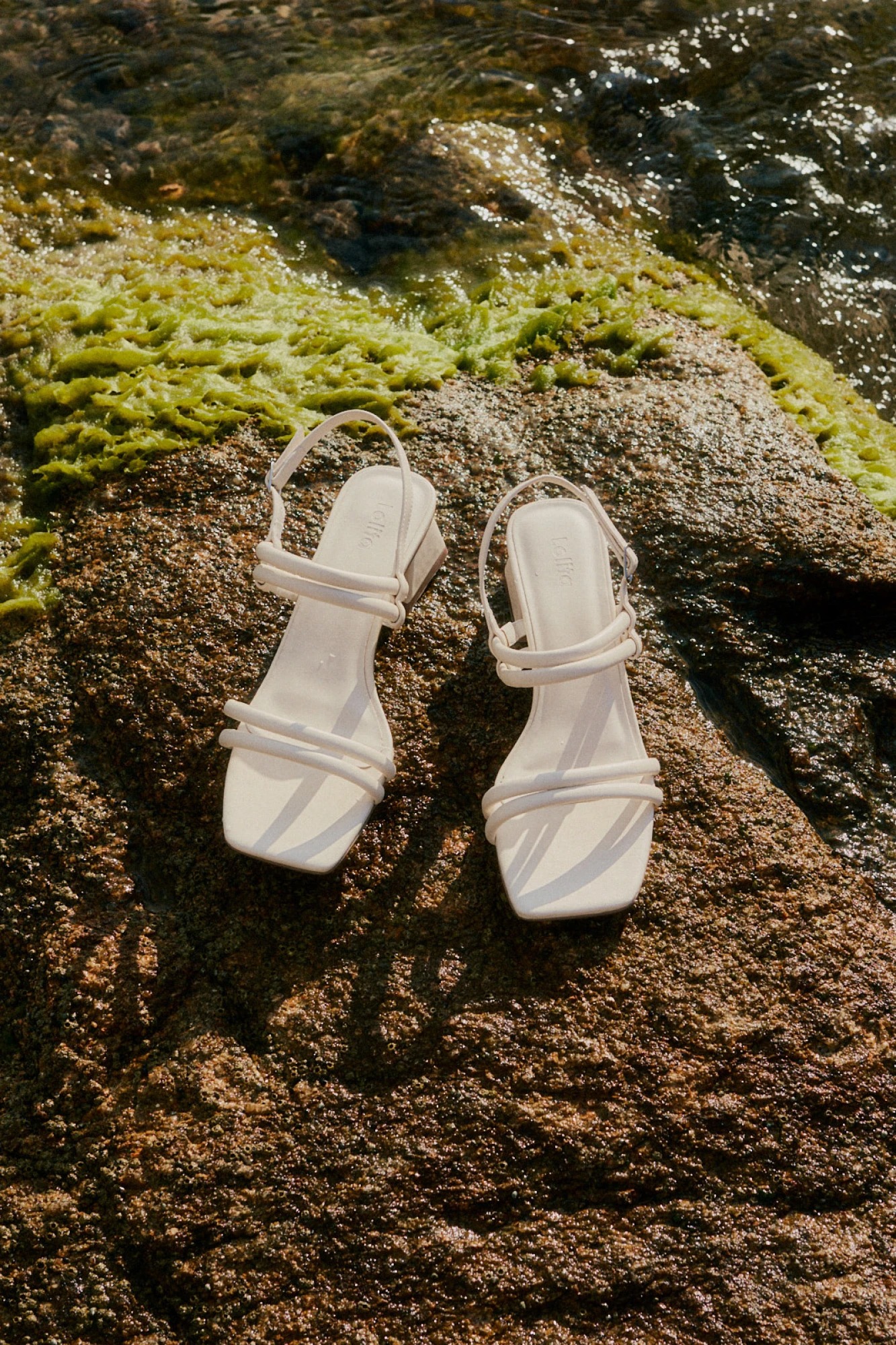 Sandalia de tiras con taco medio - crudo 5