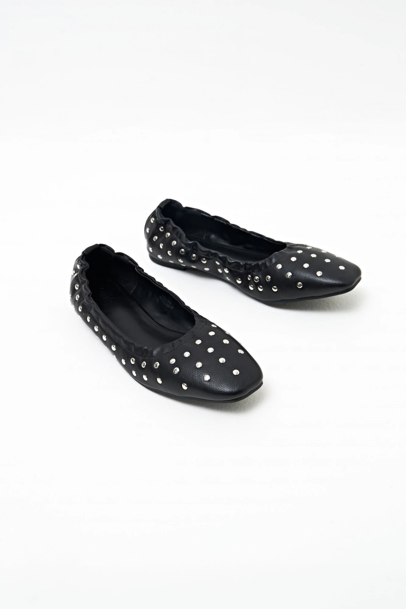 Ballerina con tachas - negro 1