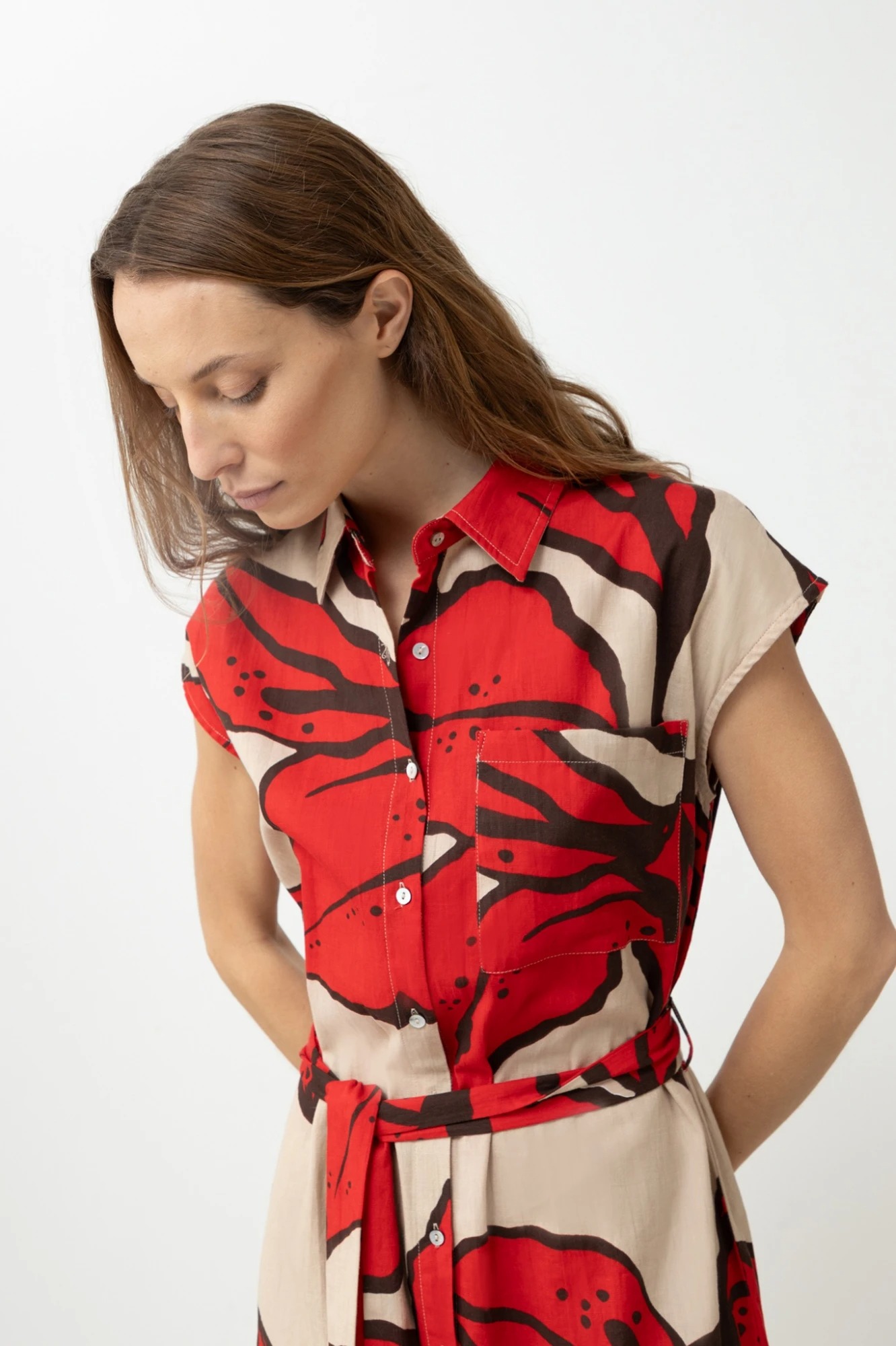 Vestido camisero con estampa abstracta - rojo 4