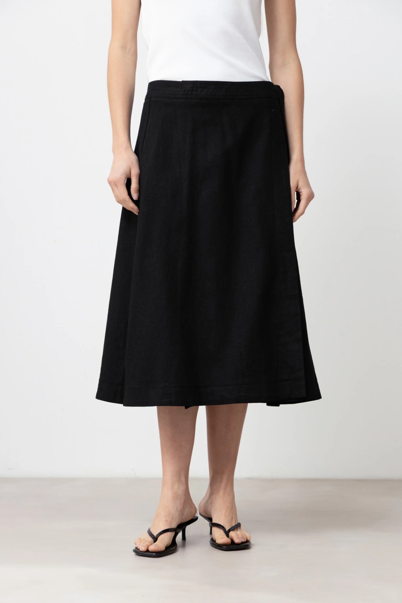 Falda cruzada de lino - negro 2