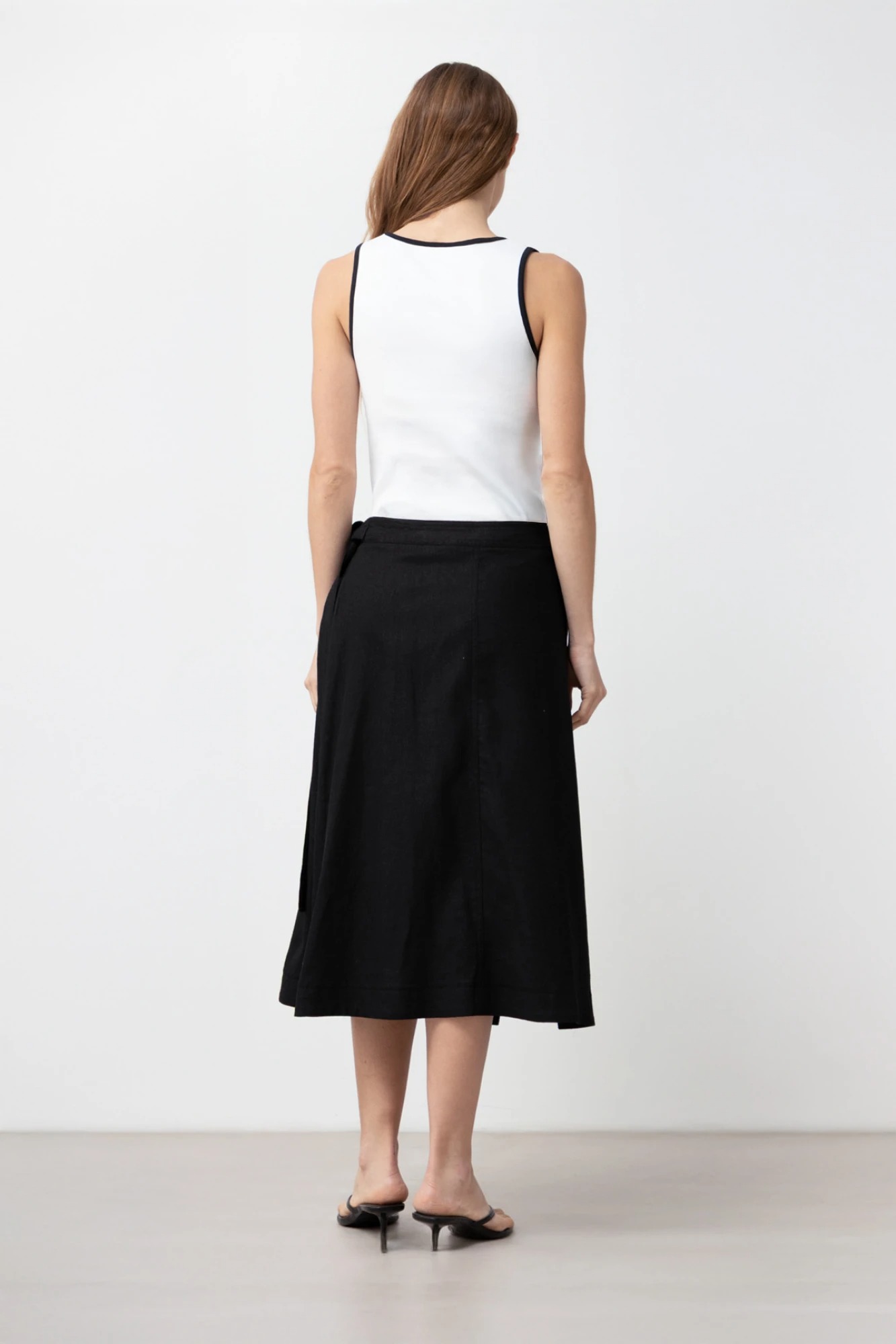 Falda cruzada de lino - negro 4