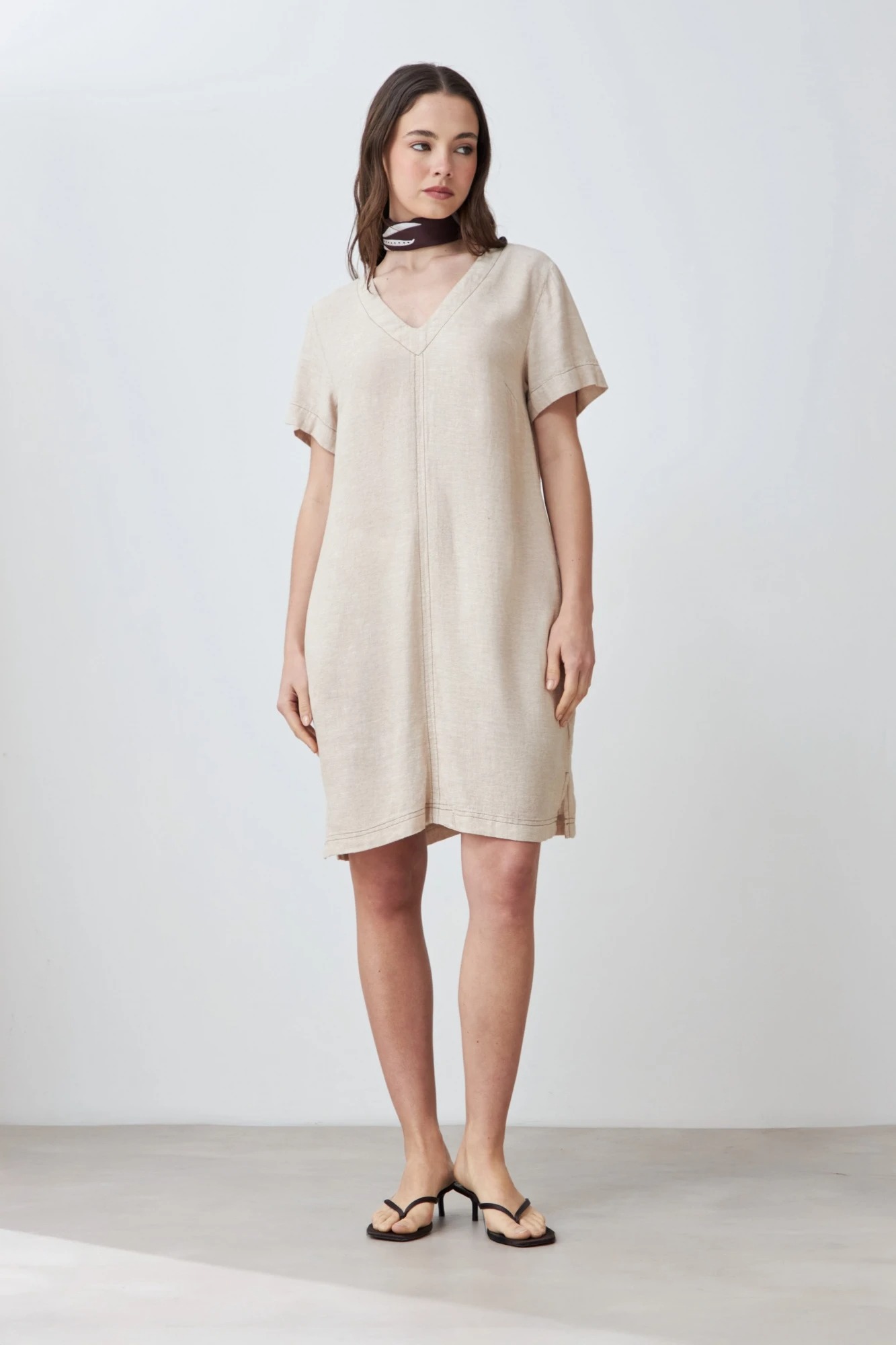 Vestido de lino con pespuntes en contraste - beige melange 1