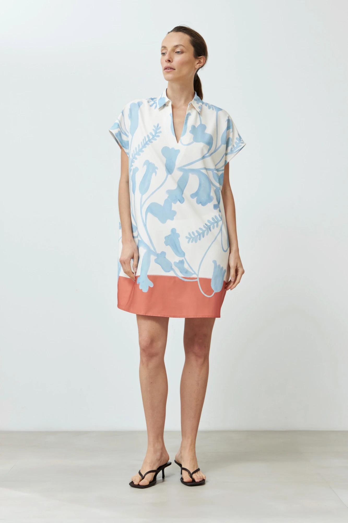 Túnica estampa jacaranda - celeste 3