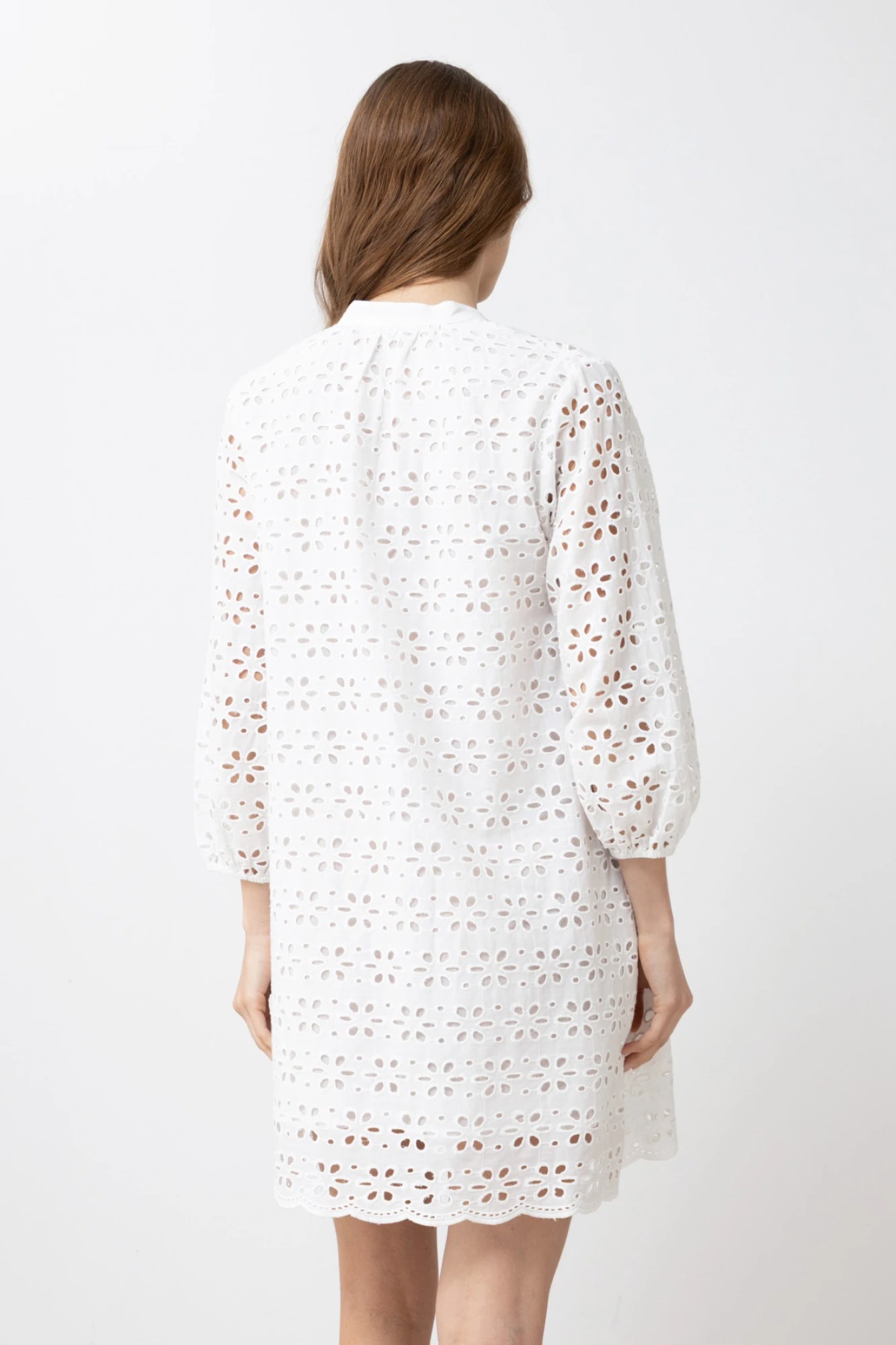 Vestido broderie cuello mao - blanco 2