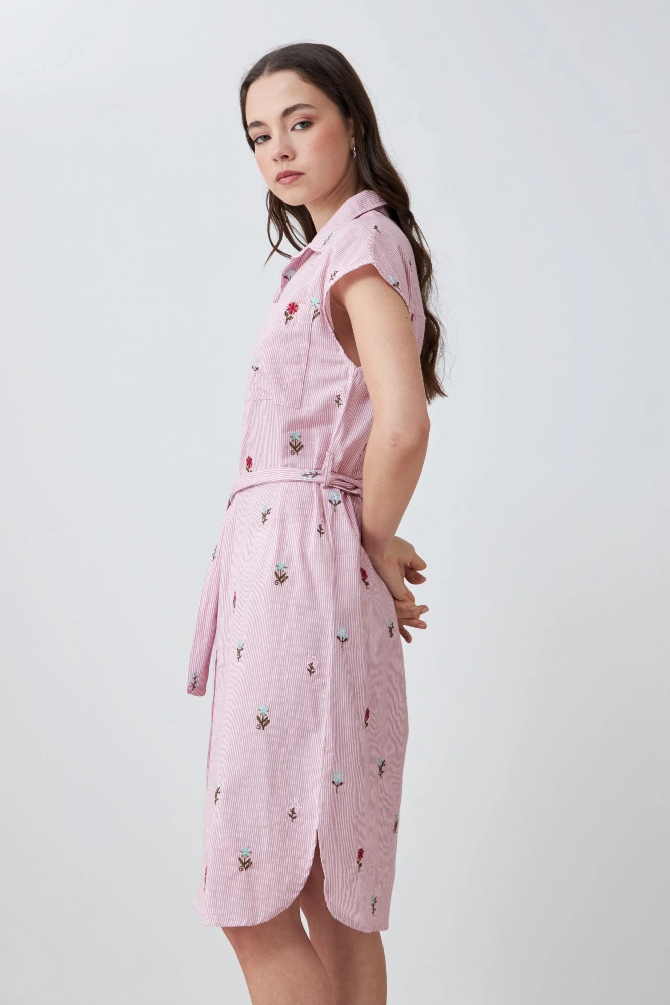 Vestido rayado con bordados florales - rosa 3