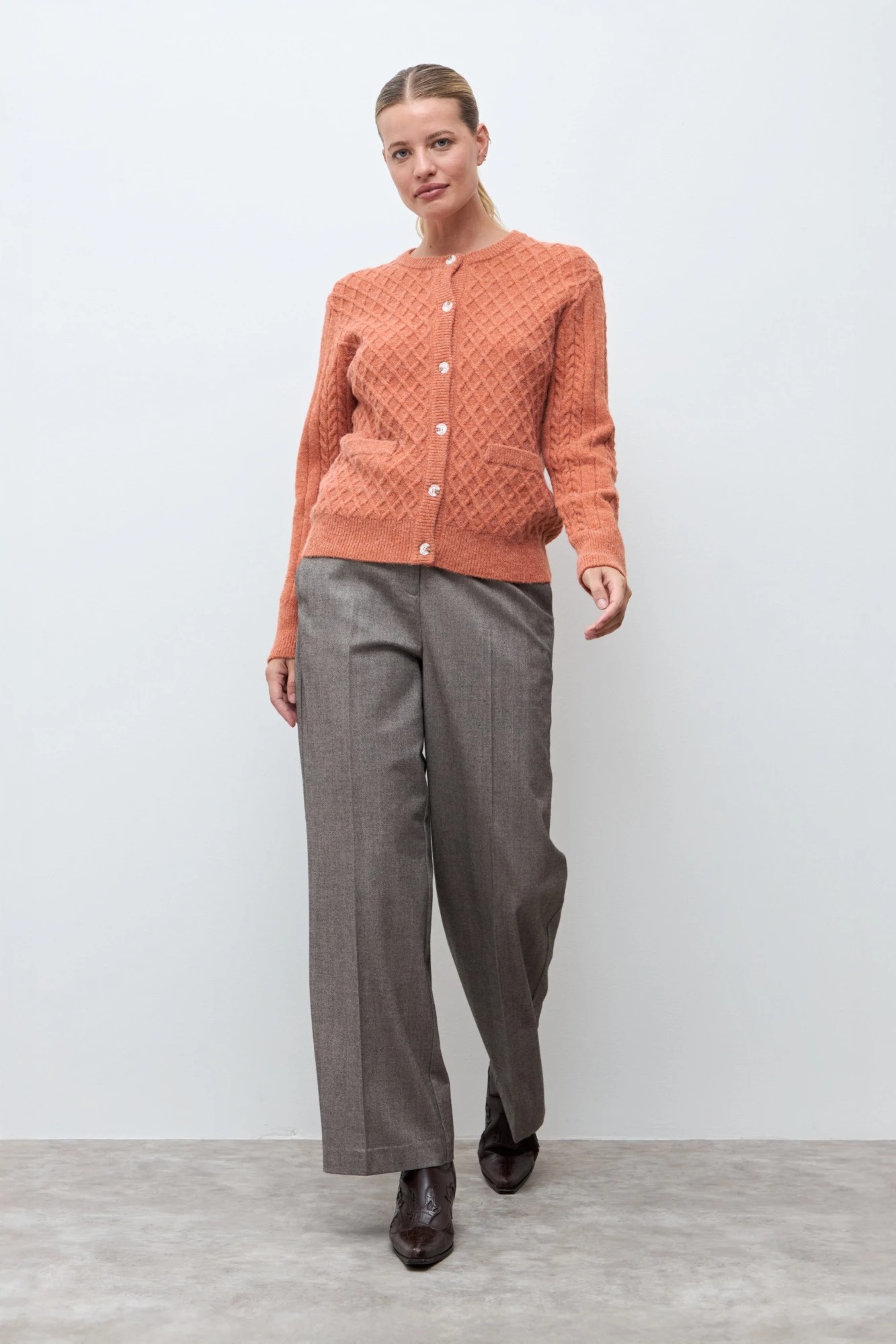 Cardigan con estructuras rombos - lacre 1