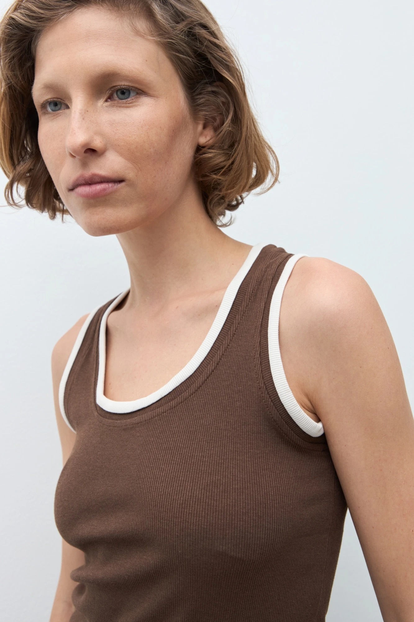 Musculosa superpuesta - chocolate 3