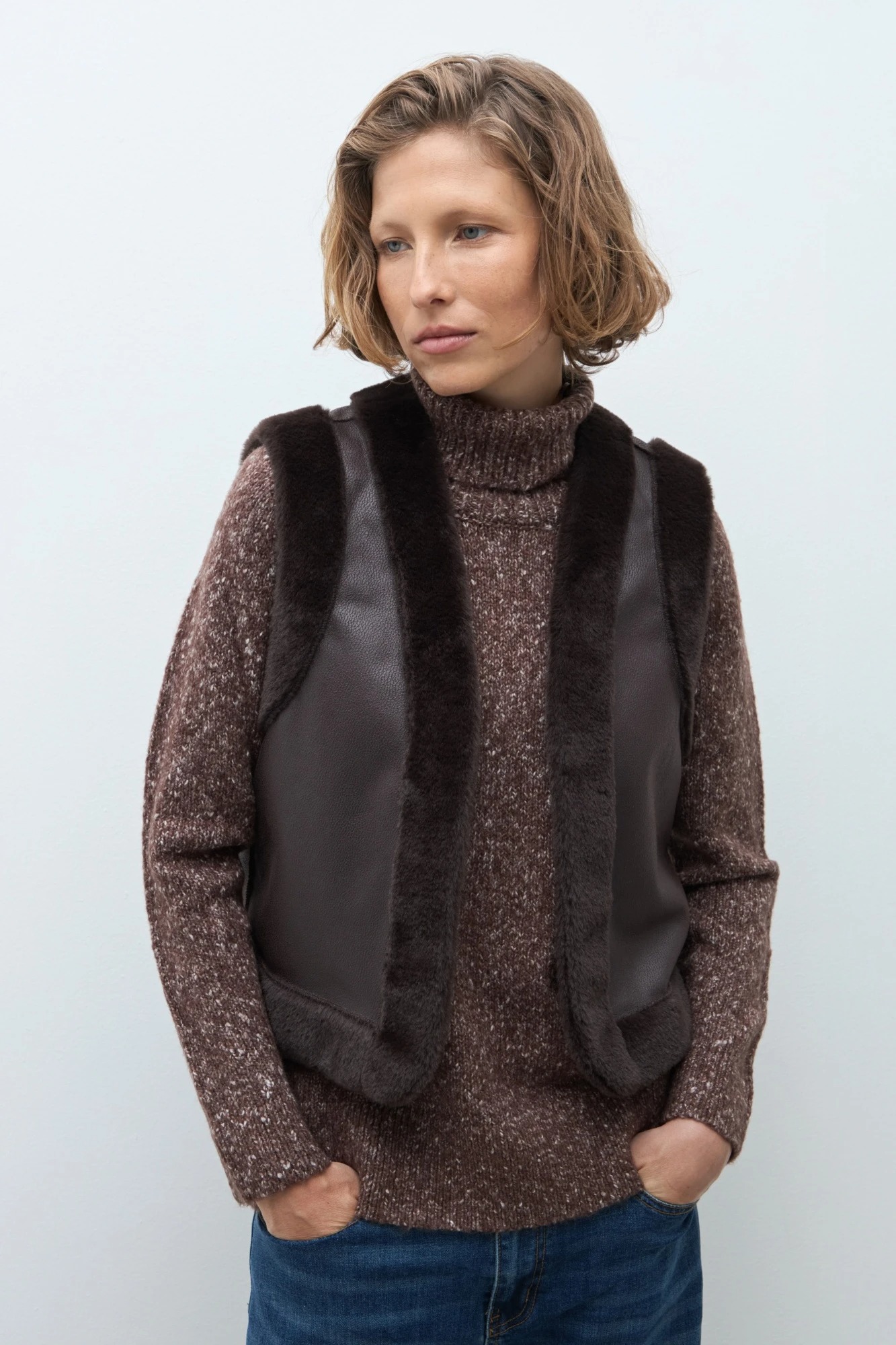 Chaleco con piel reversible - chocolate 7