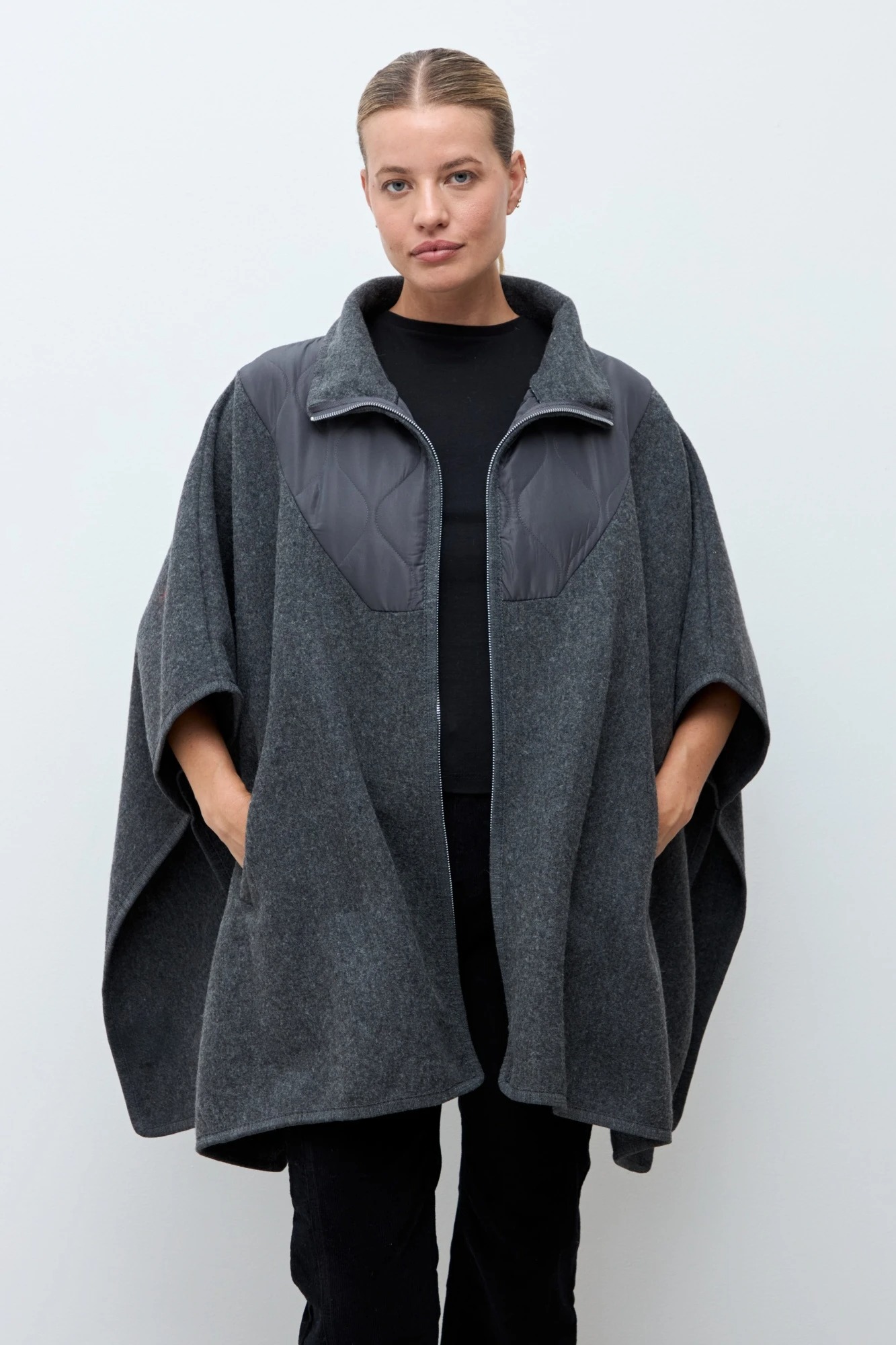 Capa con detalle capitoneado - gris melange 4