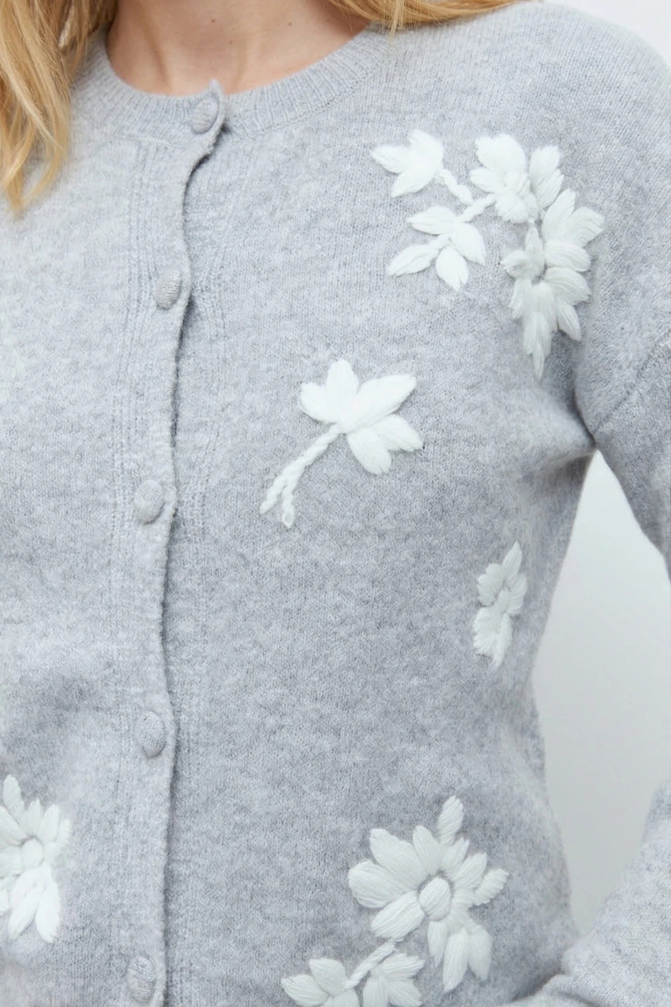 Cardigan bordado floral - gris melange 5