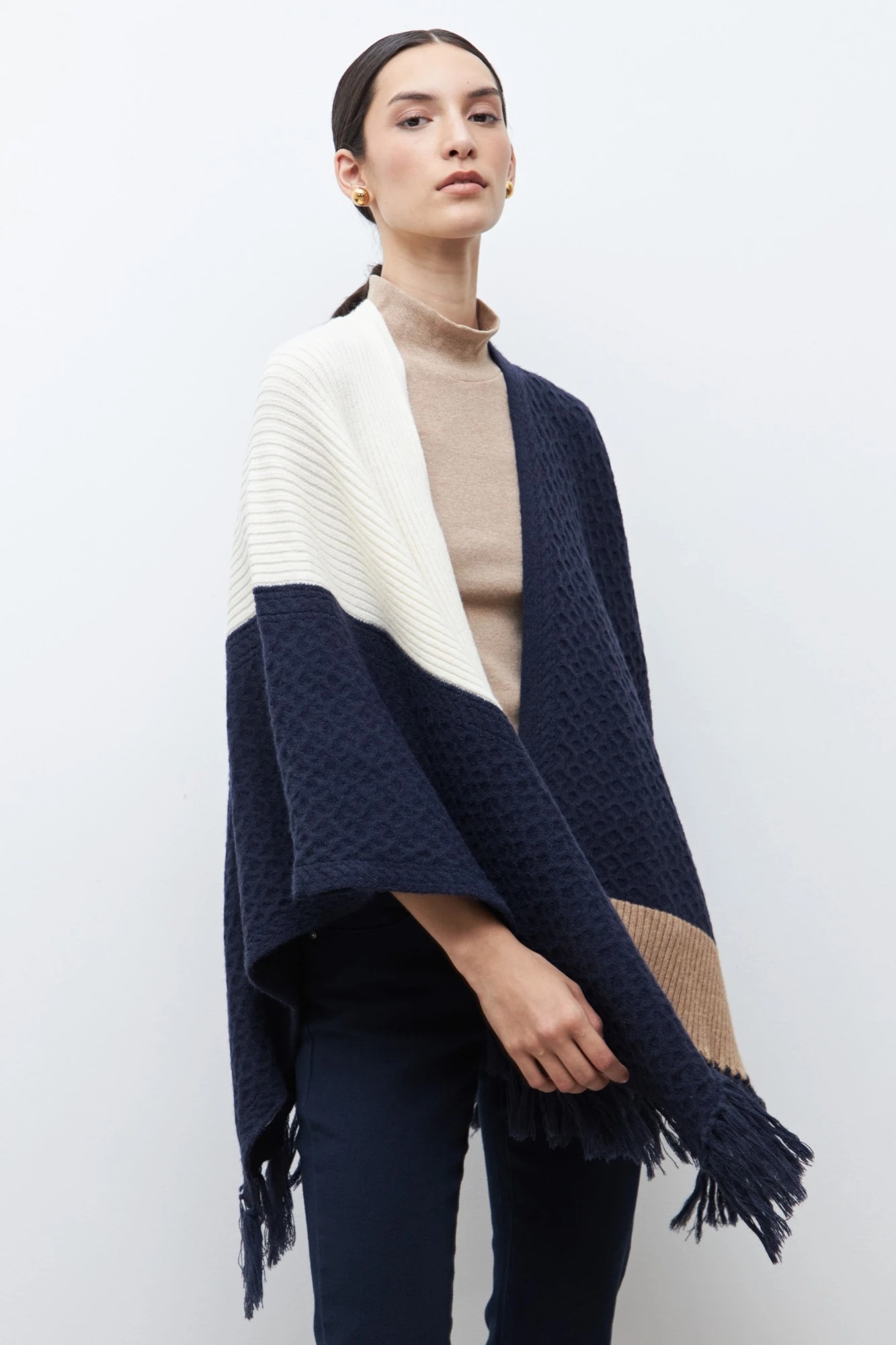 Ruana color block con flecos - azul marino 3