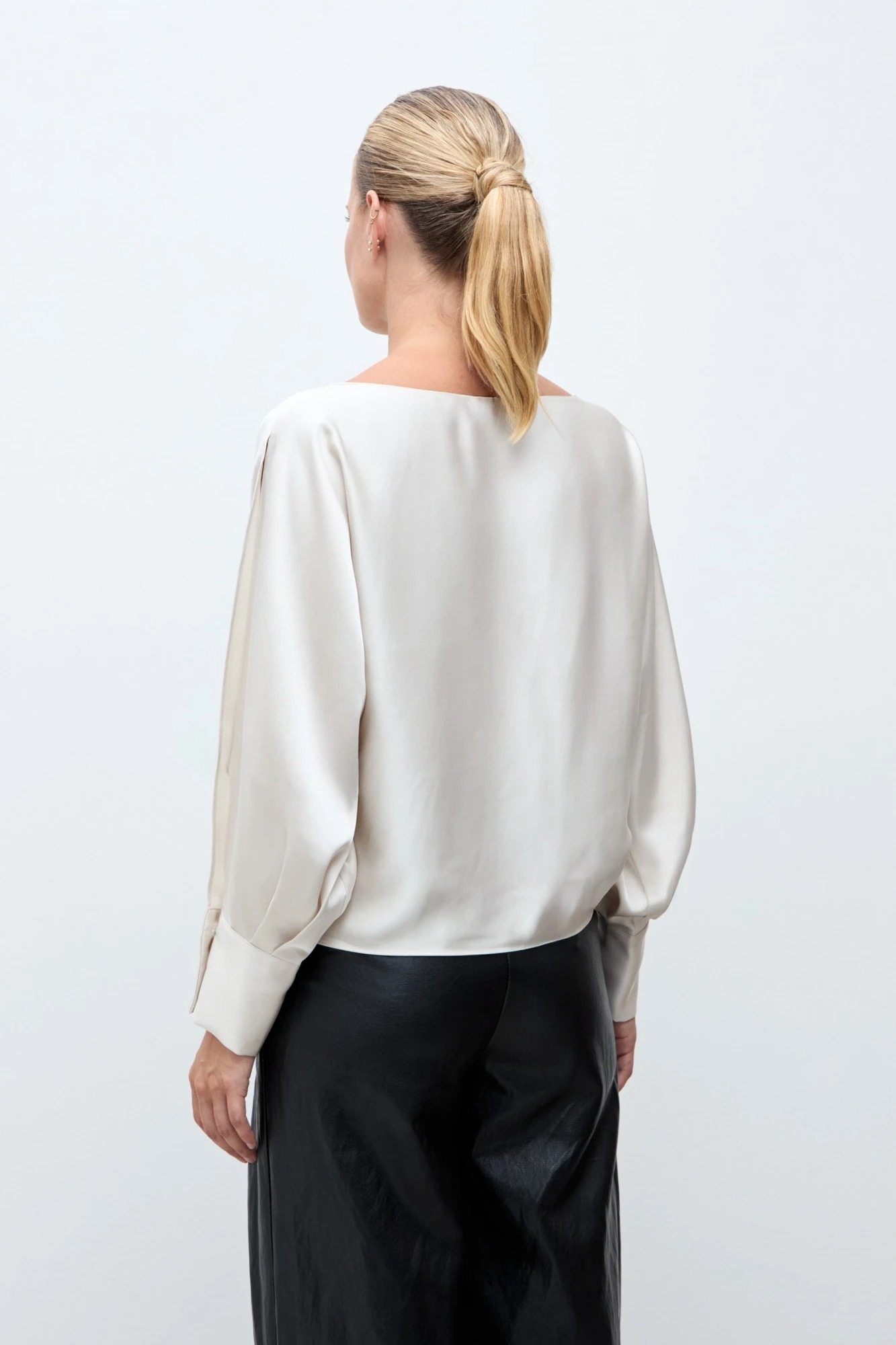 Blusa satén - crudo 3