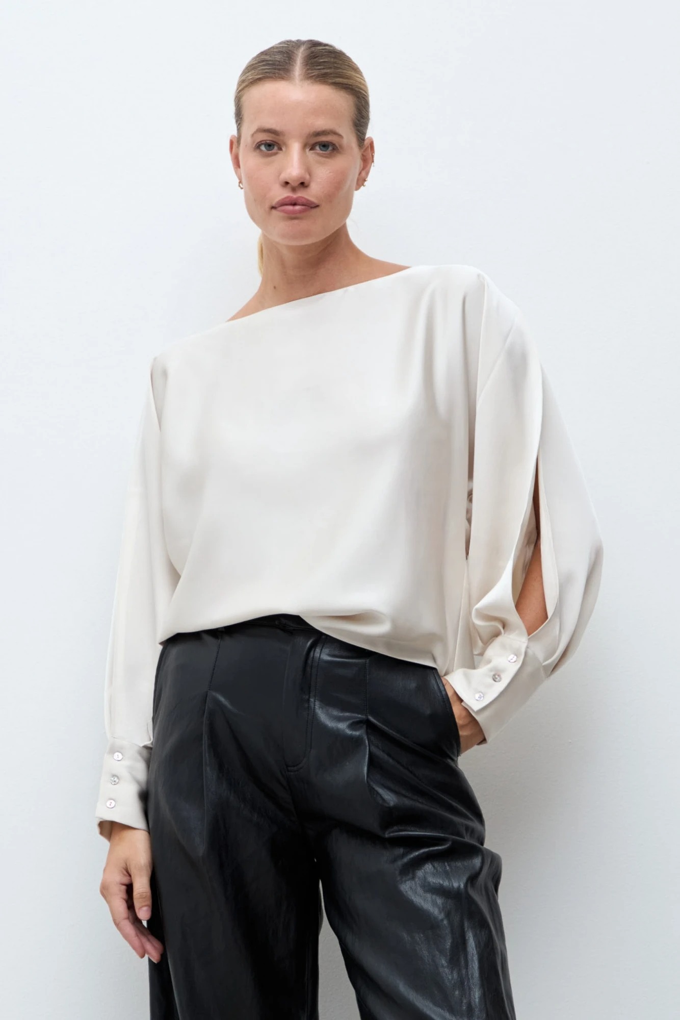 Blusa satén - crudo 4