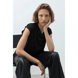 Blusa con brillos - negro