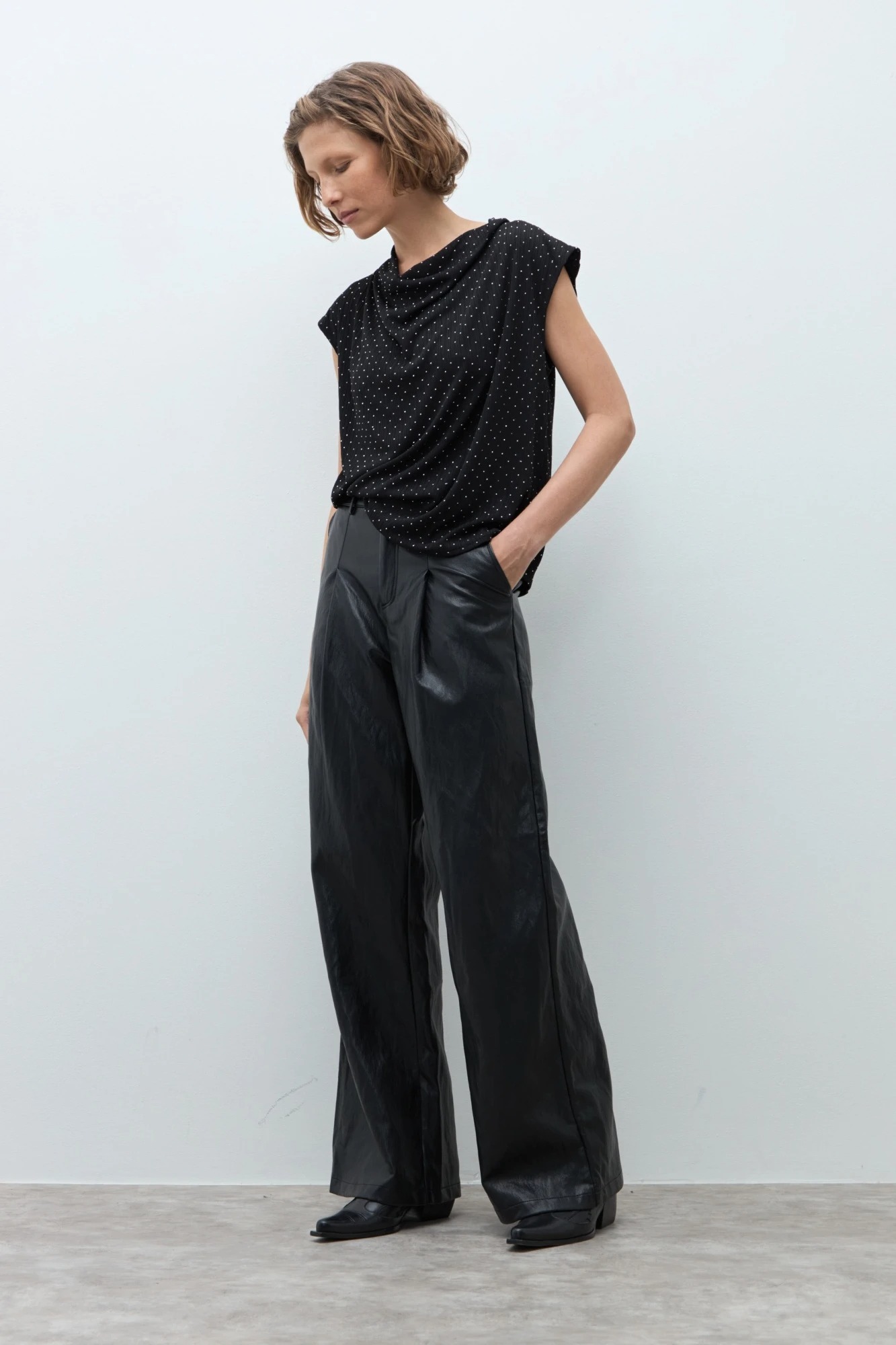 Blusa con brillos - negro 4