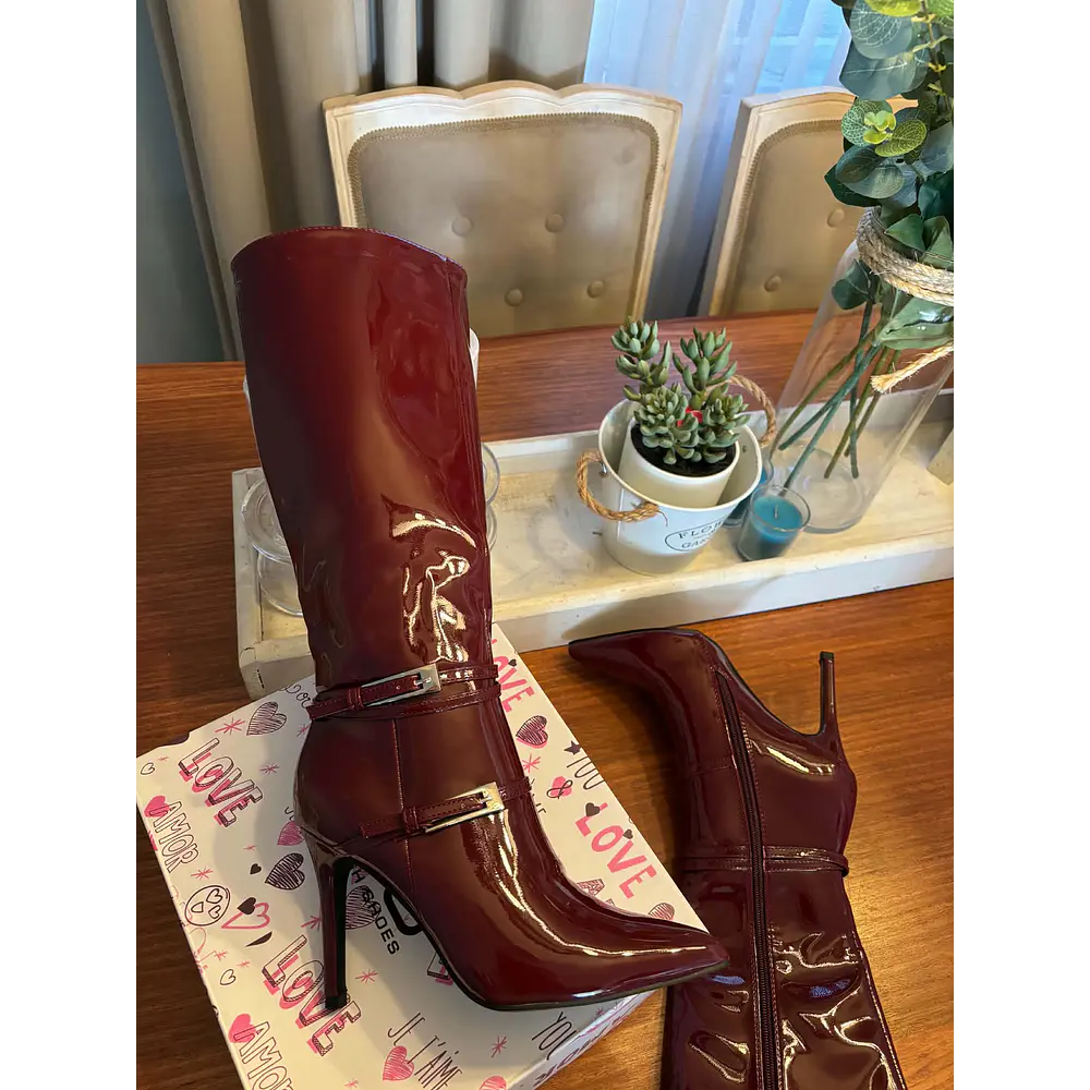 Botas Charol Tacon Aguja Burdeo
