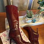 Botas Charol Tacon Aguja Burdeo