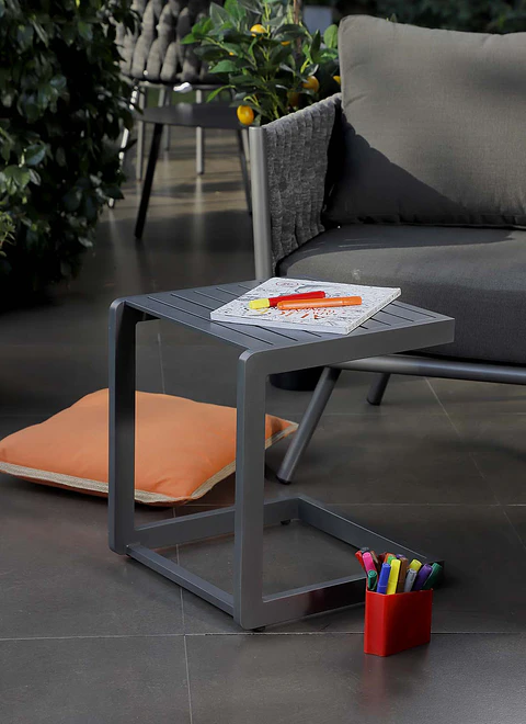 Mesa C Lateral de Aluminio Estocolmo - bCasual