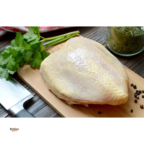 P. Pechuga Entera con Hueso y Piel 800 - 850 g 