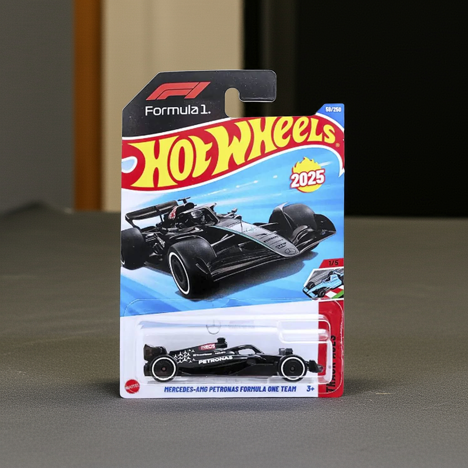 Mattel Hot Wheels - Mercedes AMG Petronas Formula 1 - Track Aces 1/5 F1 - Escala 1:64 Juguete de Colección 8