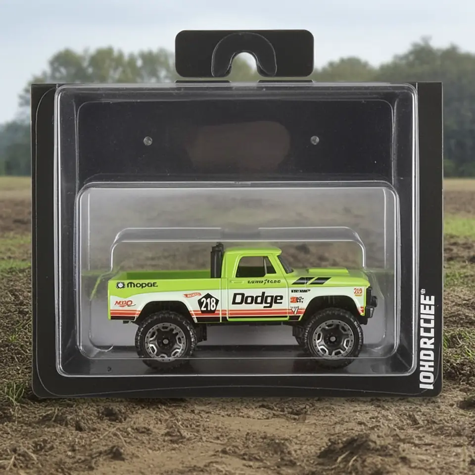 Hot Wheels - 70 Dodge Power Wagon - Dirt 2/10 3