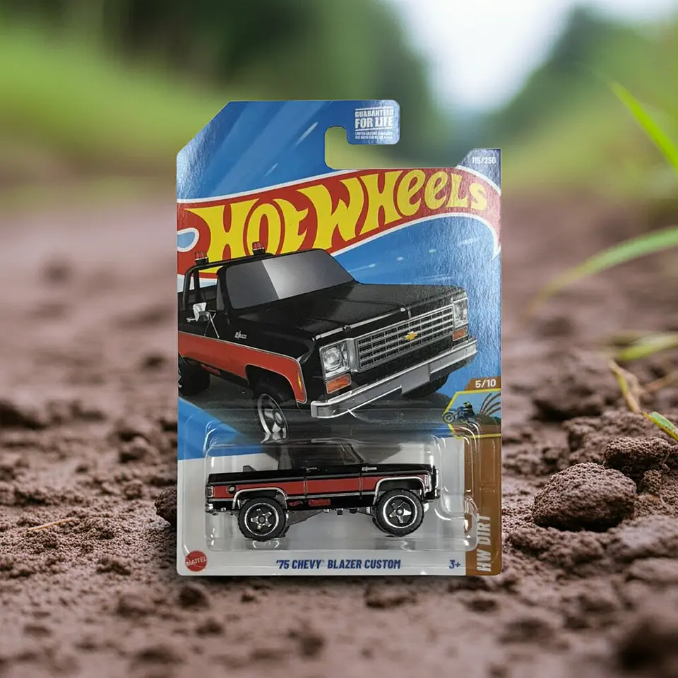 Hot Wheels - 75 Chevy Blazer Custom - Dirt 5/10 2