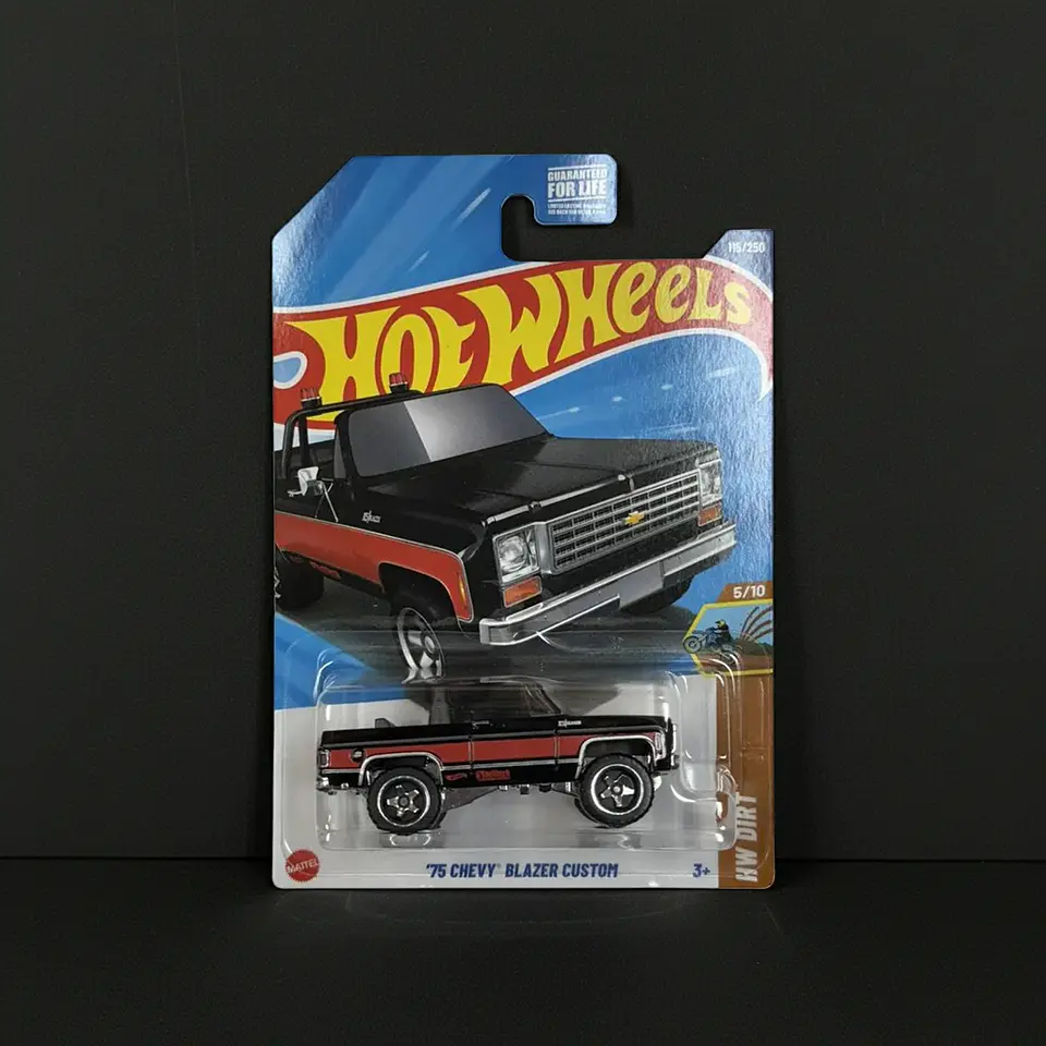 Hot Wheels - 75 Chevy Blazer Custom - Dirt 5/10 8