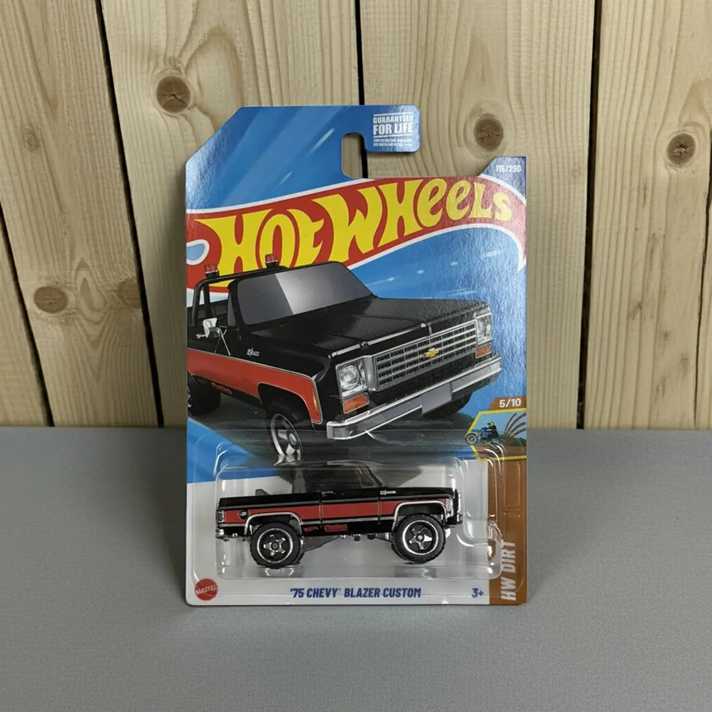 Hot Wheels - 75 Chevy Blazer Custom - Dirt 5/10 9