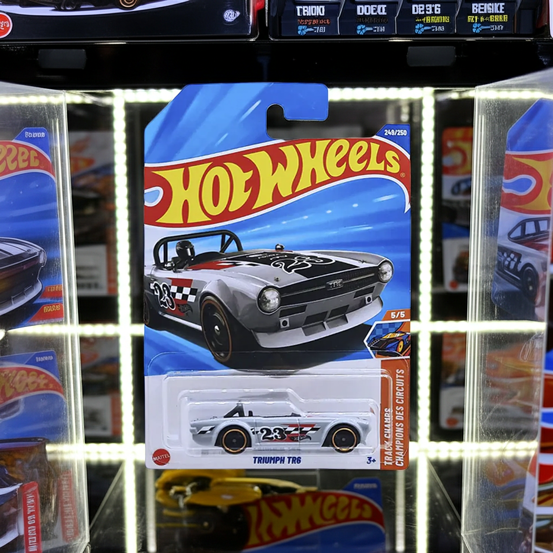 Hot Wheels - Triumph Tr6 - Track Champs 5/5 TREASURE HUNT (TH) 5