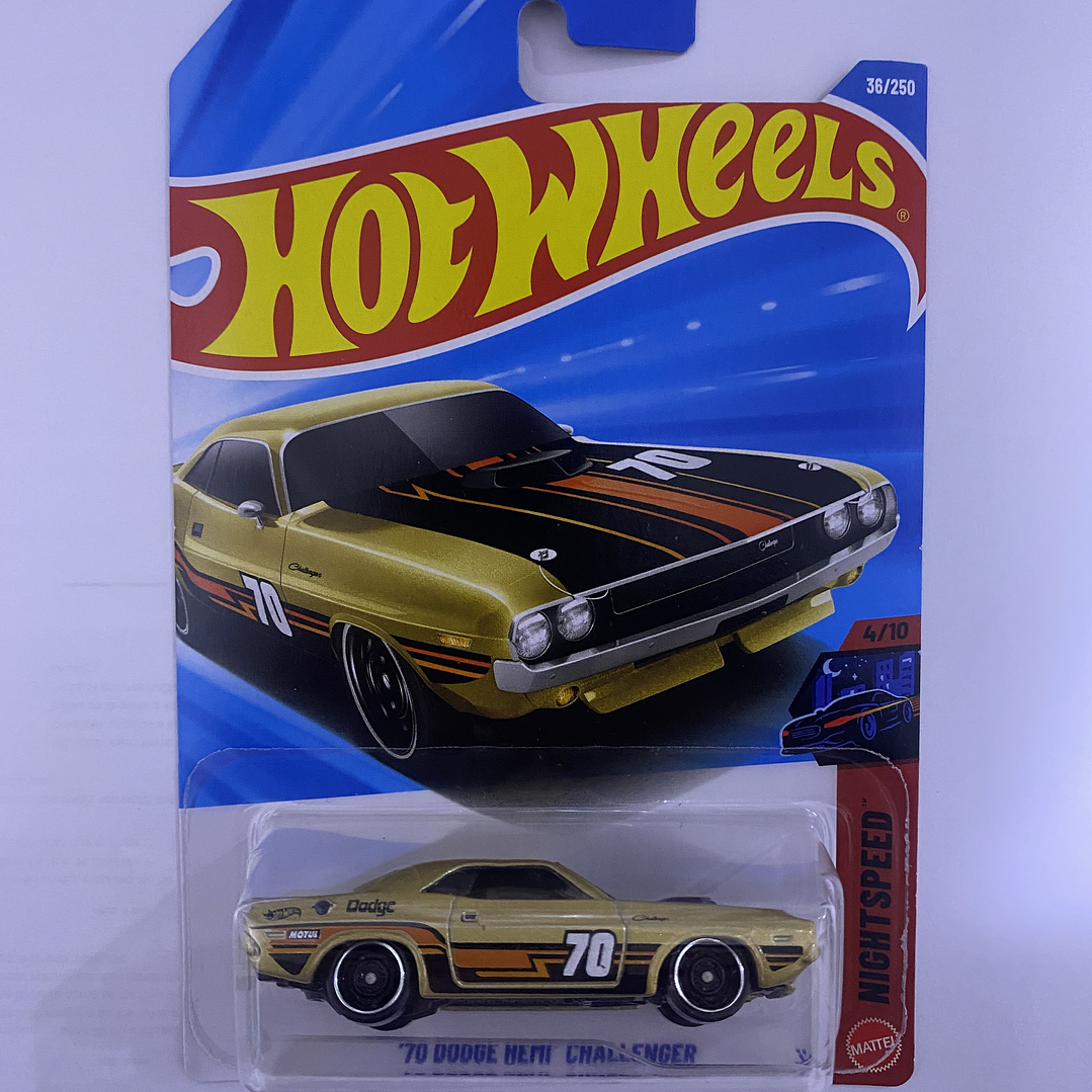 Hot Wheels - 70 Dodge Hemi Challenger - Nightspeed  4/10 1