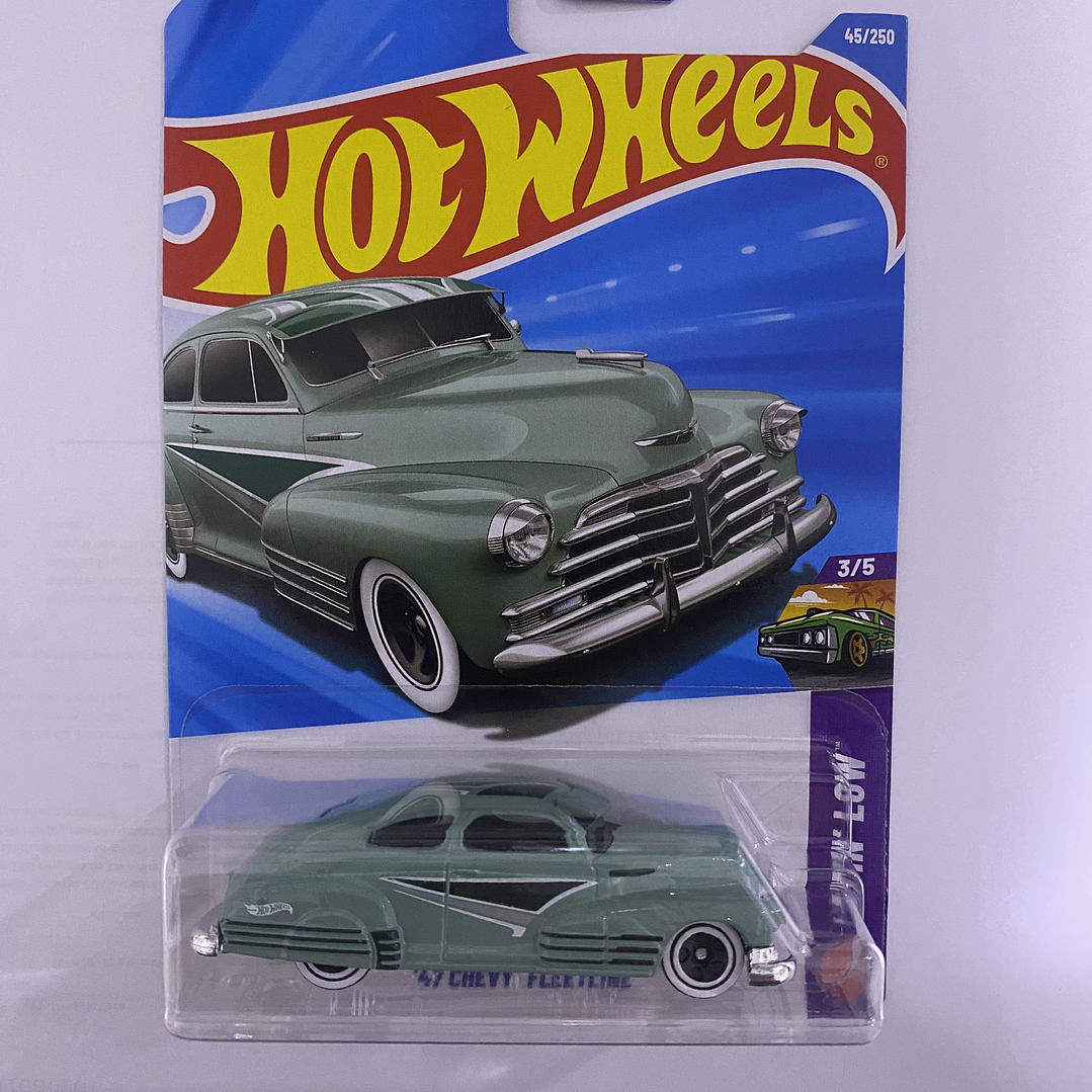Hot Wheels - 47 Chevy Fleetline - Layin Low 3/5 1