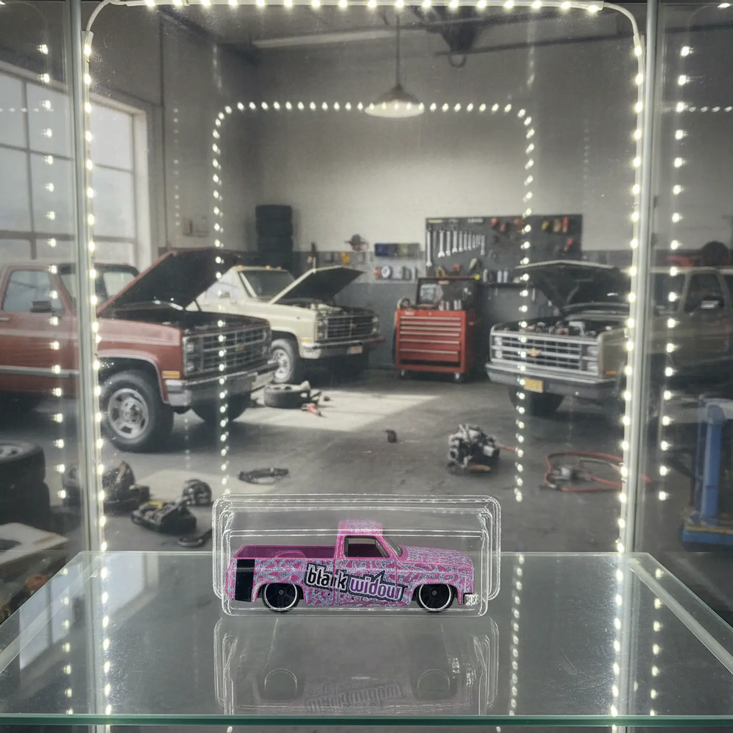 Hot Wheels - 83 Chevy Silverado - Truckin Along 3/5 - Escala 1:64 2