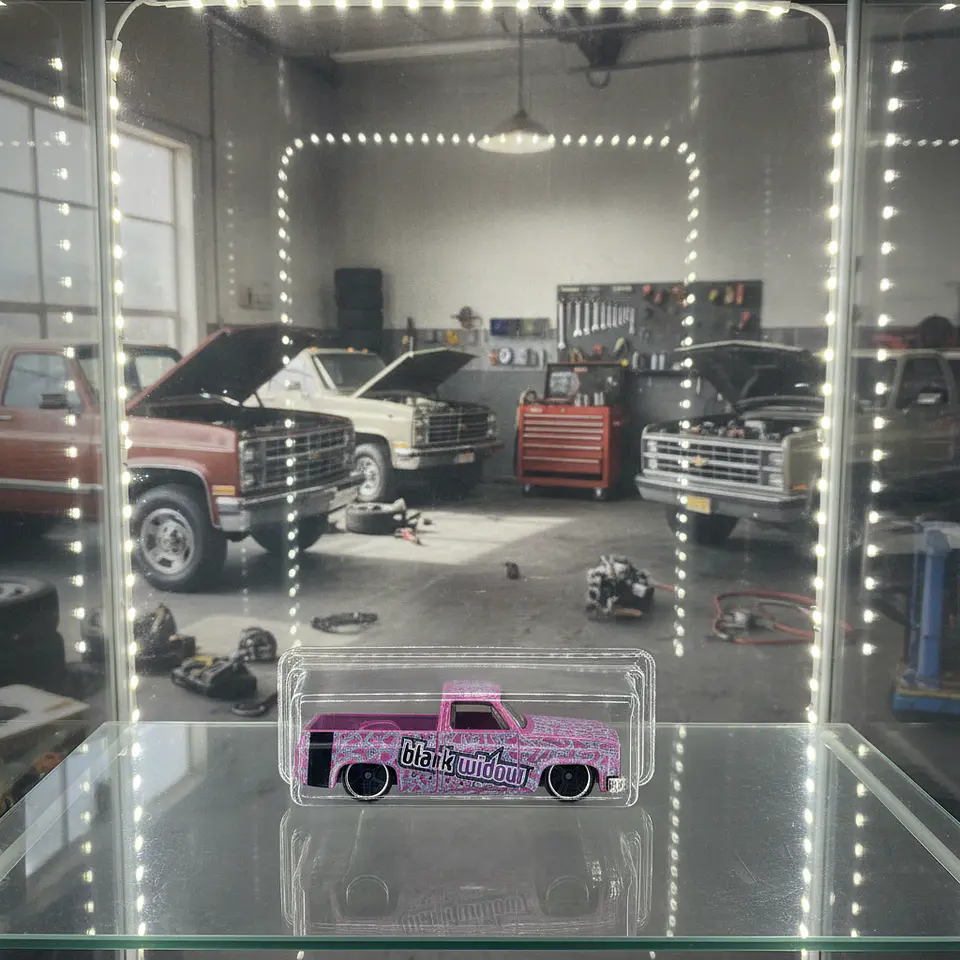 Hot Wheels - 83 Chevy Silverado - Truckin Along 3/5 - Escala 1:64 2