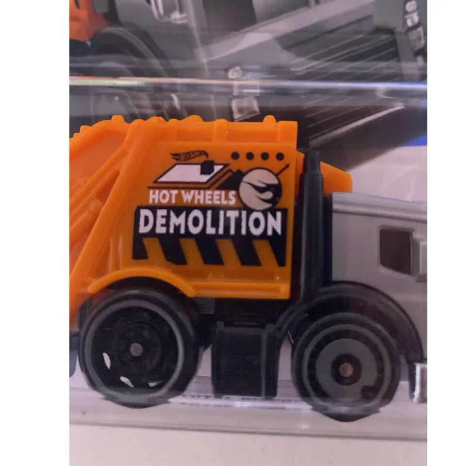Hot Wheels - Total Disposal - TREASURE HUNT - HW Heavyweights 5/5 - Escala 1:64 Coleccionable - TH 3