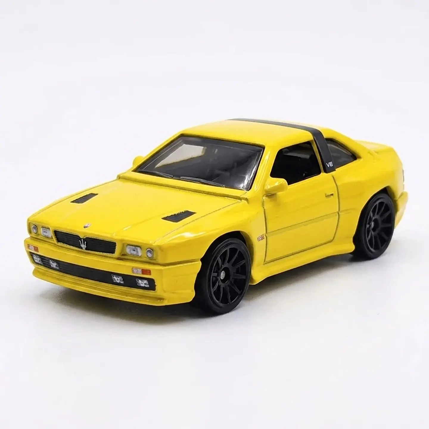 Hot Wheels - Maserati Shamal - Factory Fresh 2/5 - Escala 1:64 Amarillo 2
