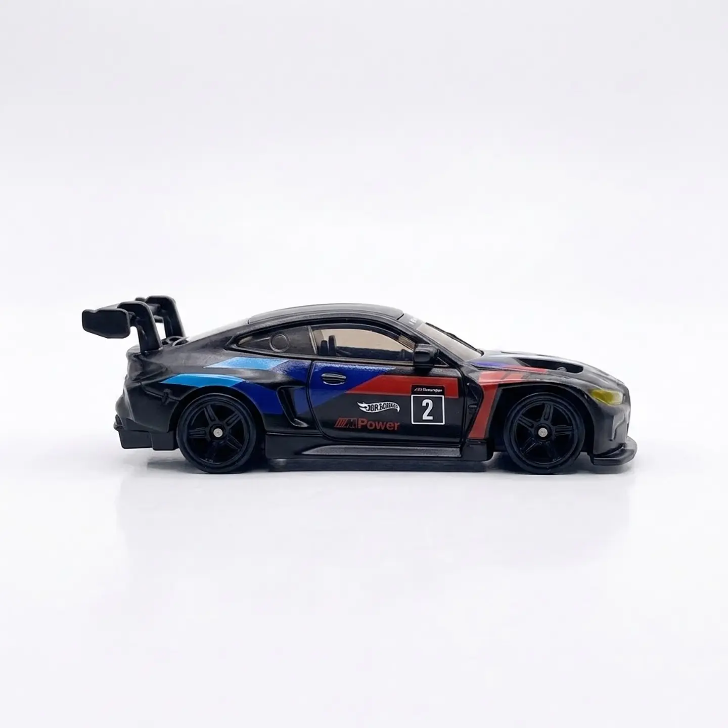 Hot Wheels - BMW M4 GT3 - HW Starting Grid 5/10 - Negro - Escala 1:64 año 2026 3