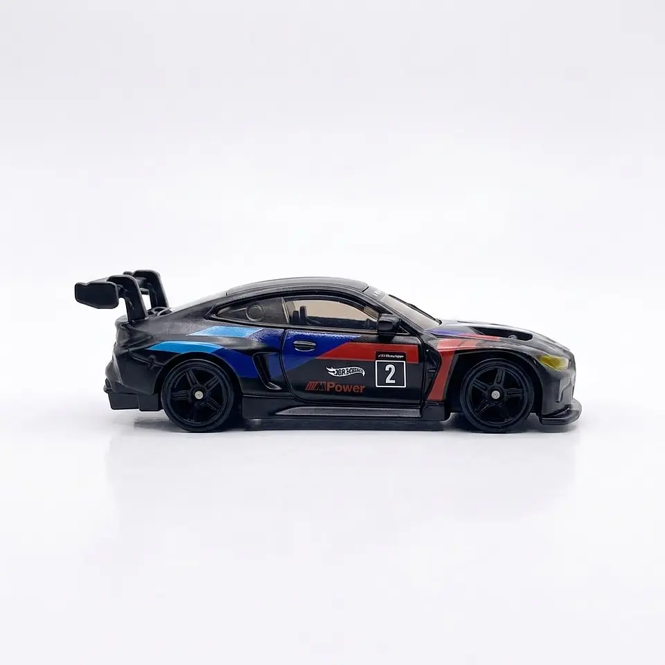 Hot Wheels - BMW M4 GT3 - HW Starting Grid 5/10 - Negro - Escala 1:64 año 2026 3