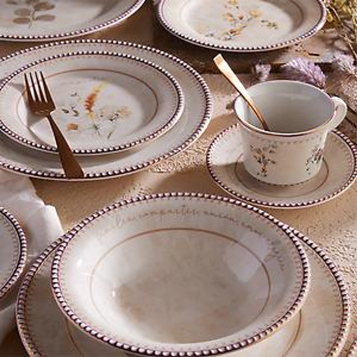 Vajilla Corona Amorette 4 Puestos 20 Piezas 2