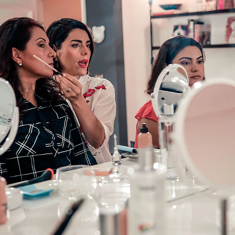 TALLER DE AUTOMAQUILLAJE PERSONALIZADO