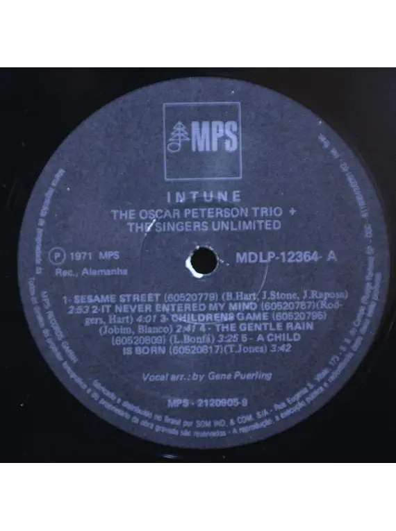 Oscar Peterson Trio + The Singers Unlimited ‎– In Tune