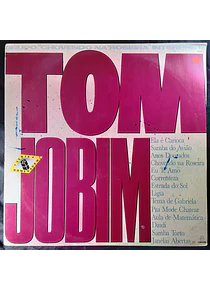 Chovendo Na Roseira – Interpreta Tom Jobim