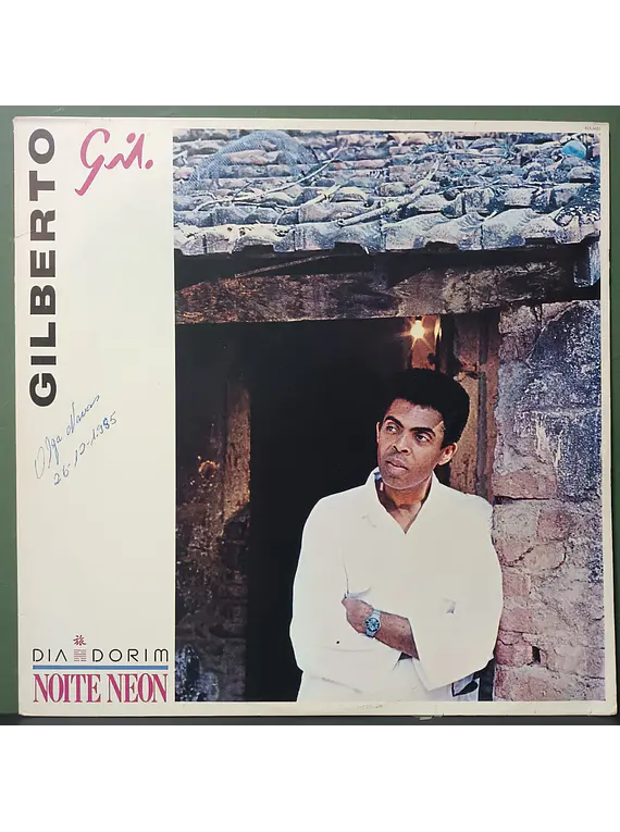 Gilberto Gil – Dia Dorim Noite Neon