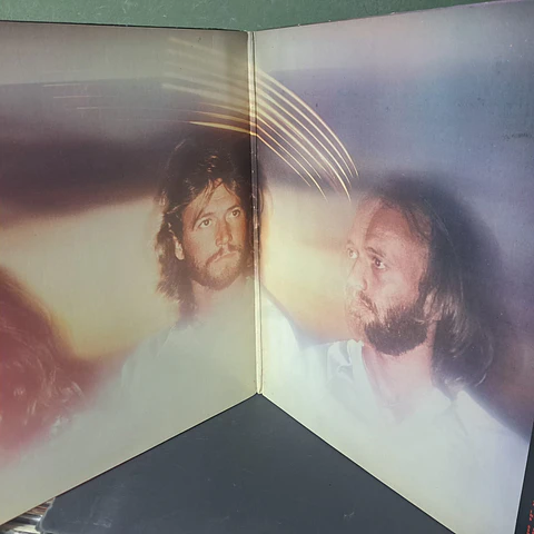 Bee Gees – Spirits Having Flown