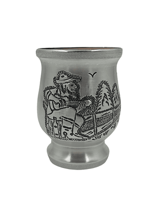 Mate de Algarrobo Forrado Cincelado con Diseño de Gaucho 