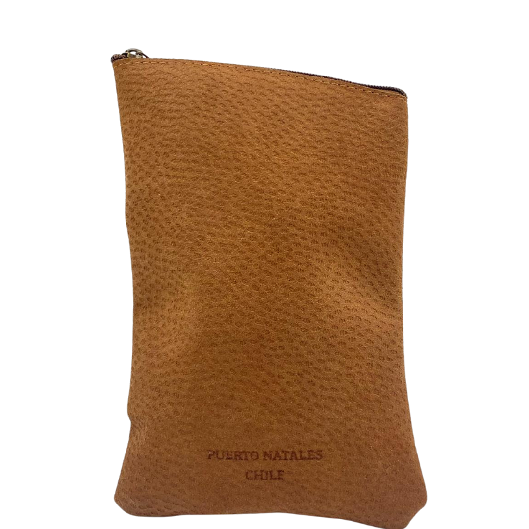 Yerbero Cuero Café con Grabado de Puerto Natales 1