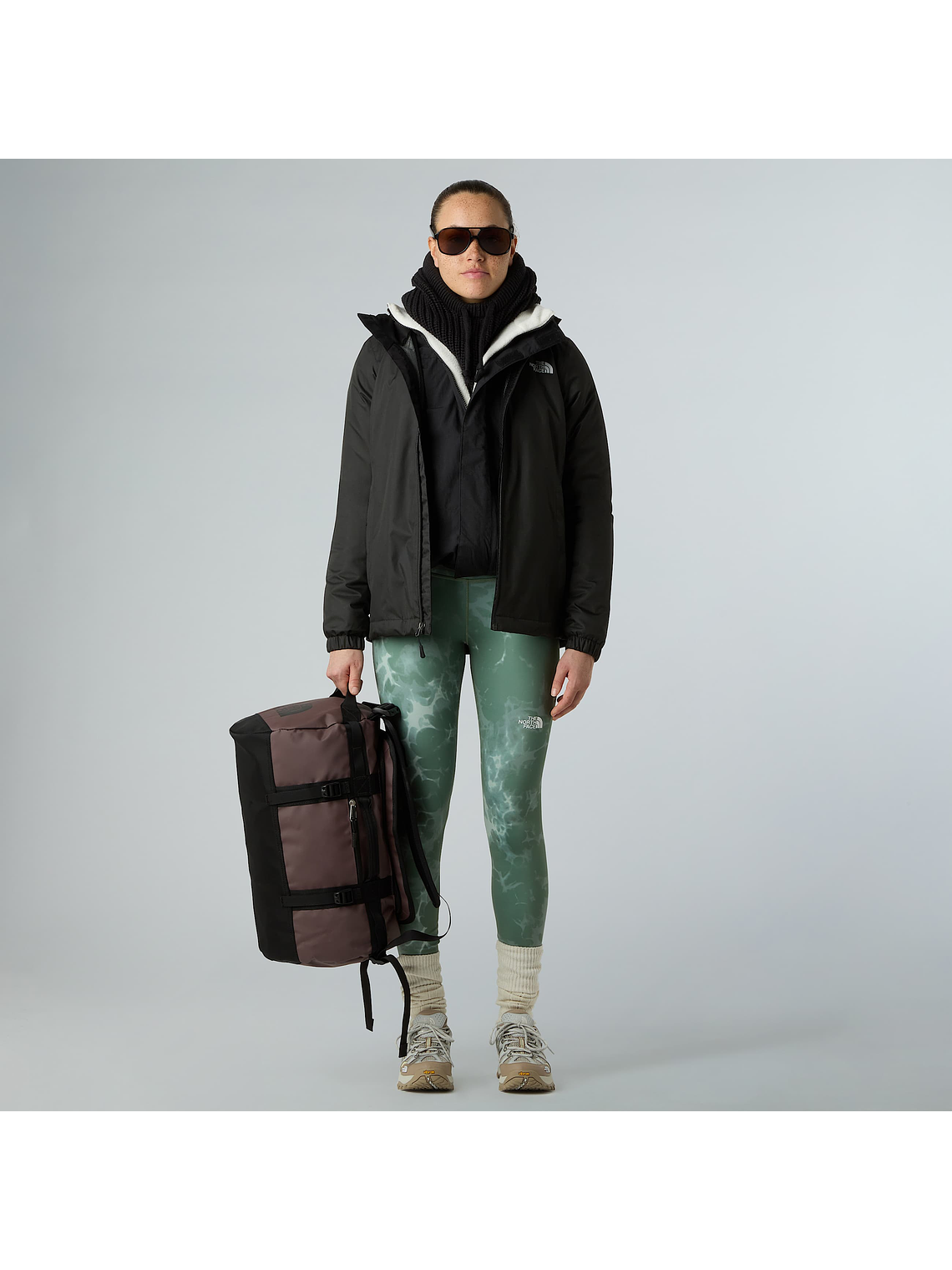 Chaqueta con capucha Quest para mujer 2